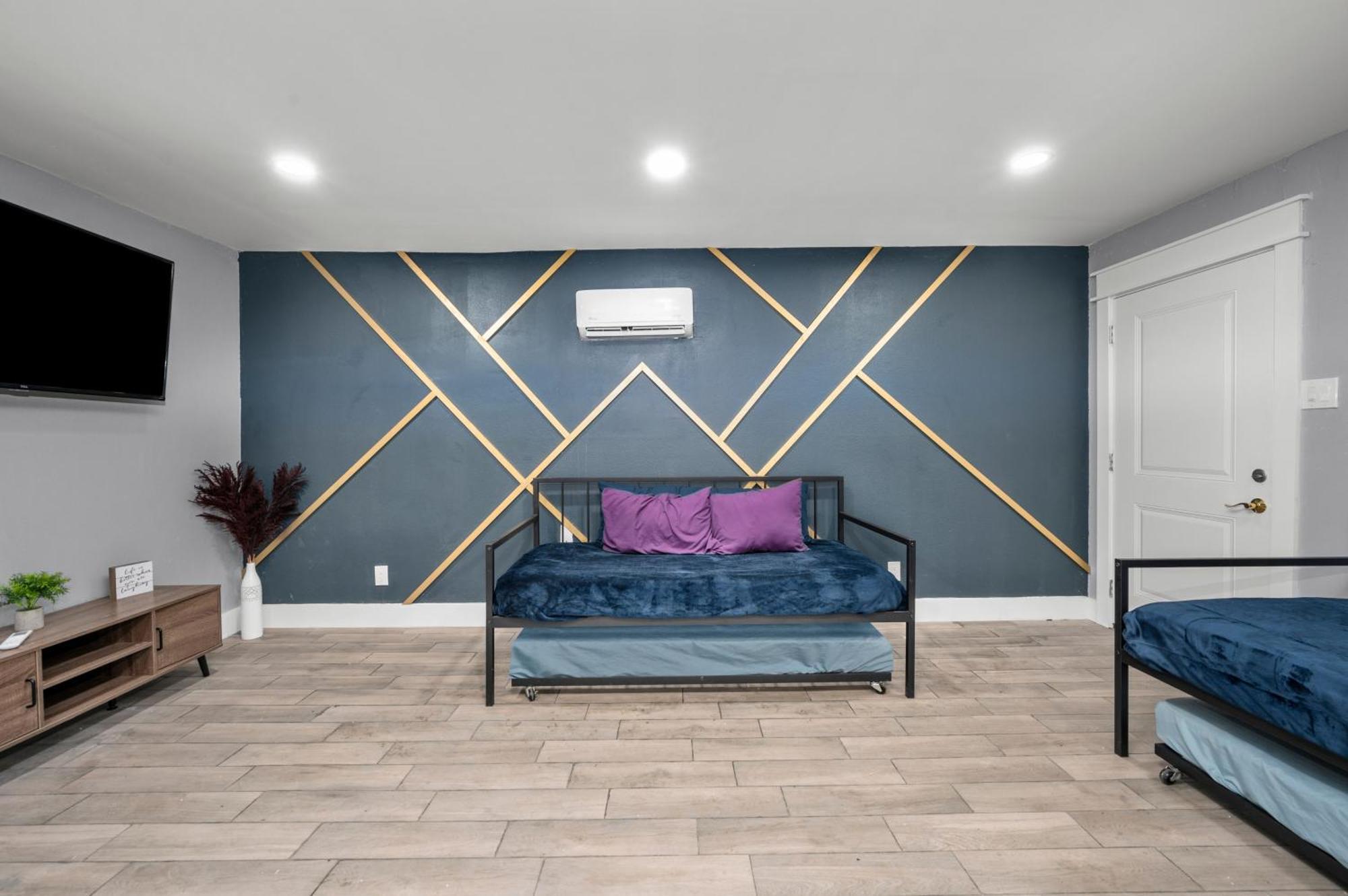 Comfortable 2Br Uptown Escape With Free Park Хюстън Екстериор снимка