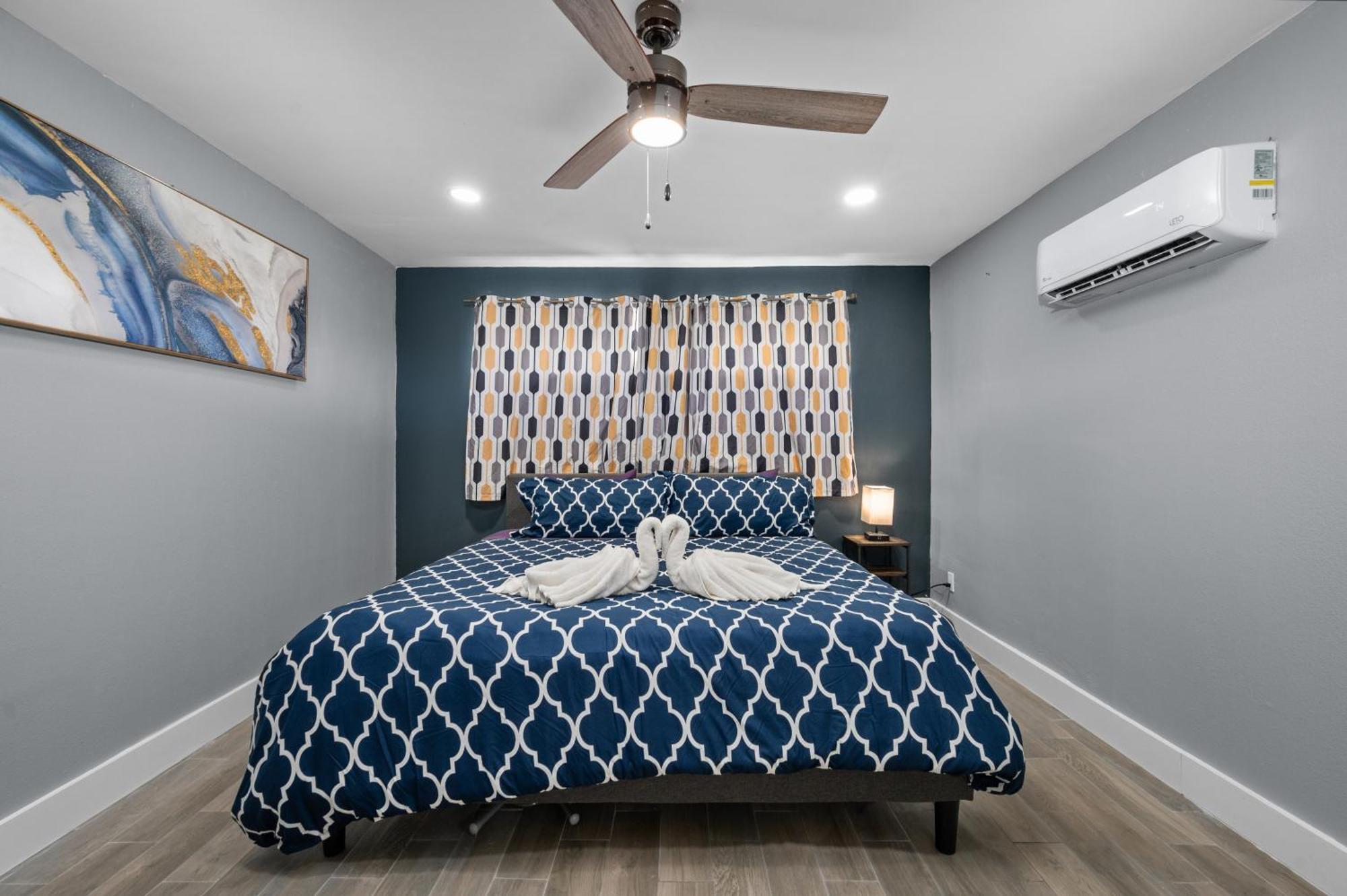 Comfortable 2Br Uptown Escape With Free Park Хюстън Екстериор снимка