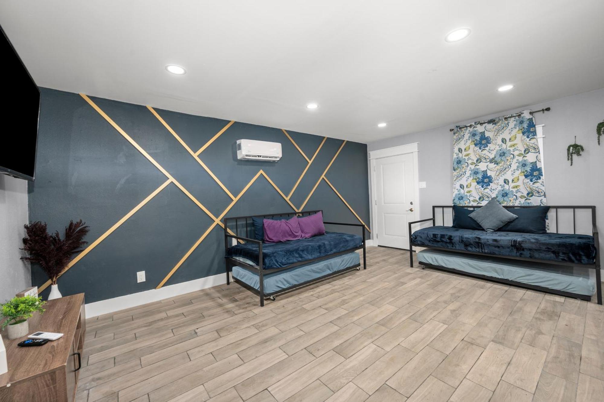 Comfortable 2Br Uptown Escape With Free Park Хюстън Екстериор снимка