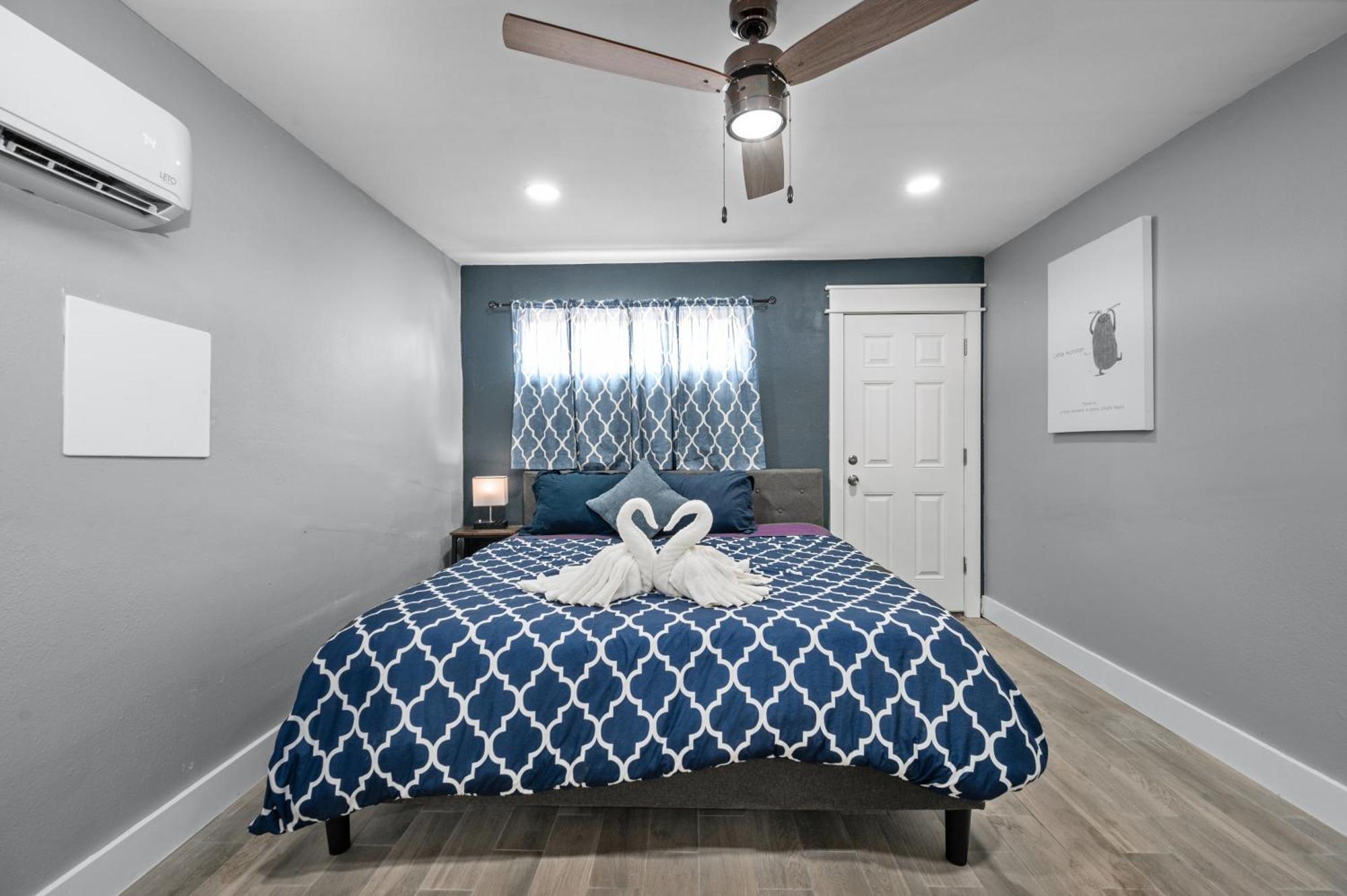 Comfortable 2Br Uptown Escape With Free Park Хюстън Екстериор снимка